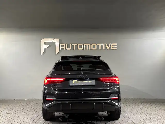 Audi Q3 view 11