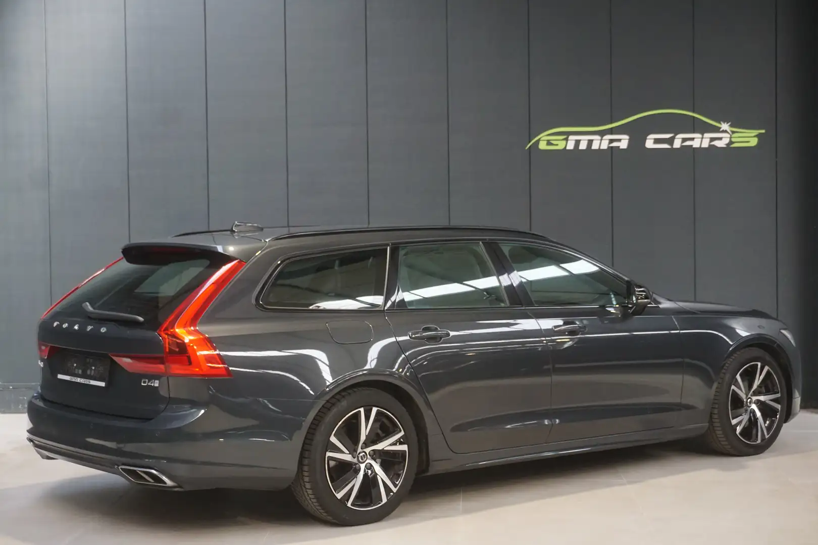 Volvo V90 D4 Automaat R Design-Nav-360c-H.Leder-Garantie Grau - 2
