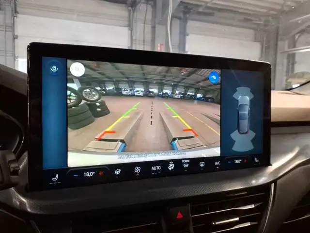 Ford Focus view 13