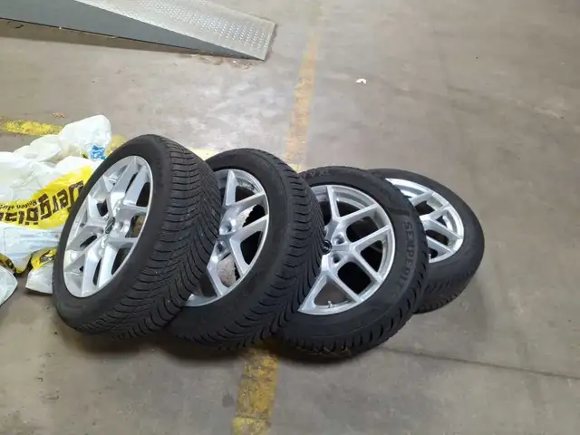 Ford Focus view 21