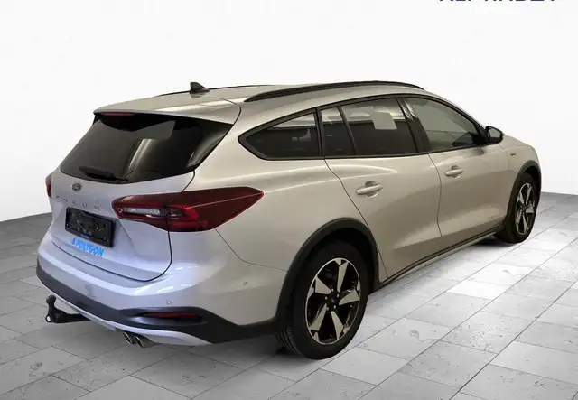 Ford Focus view 4