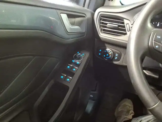 Ford Focus view 17