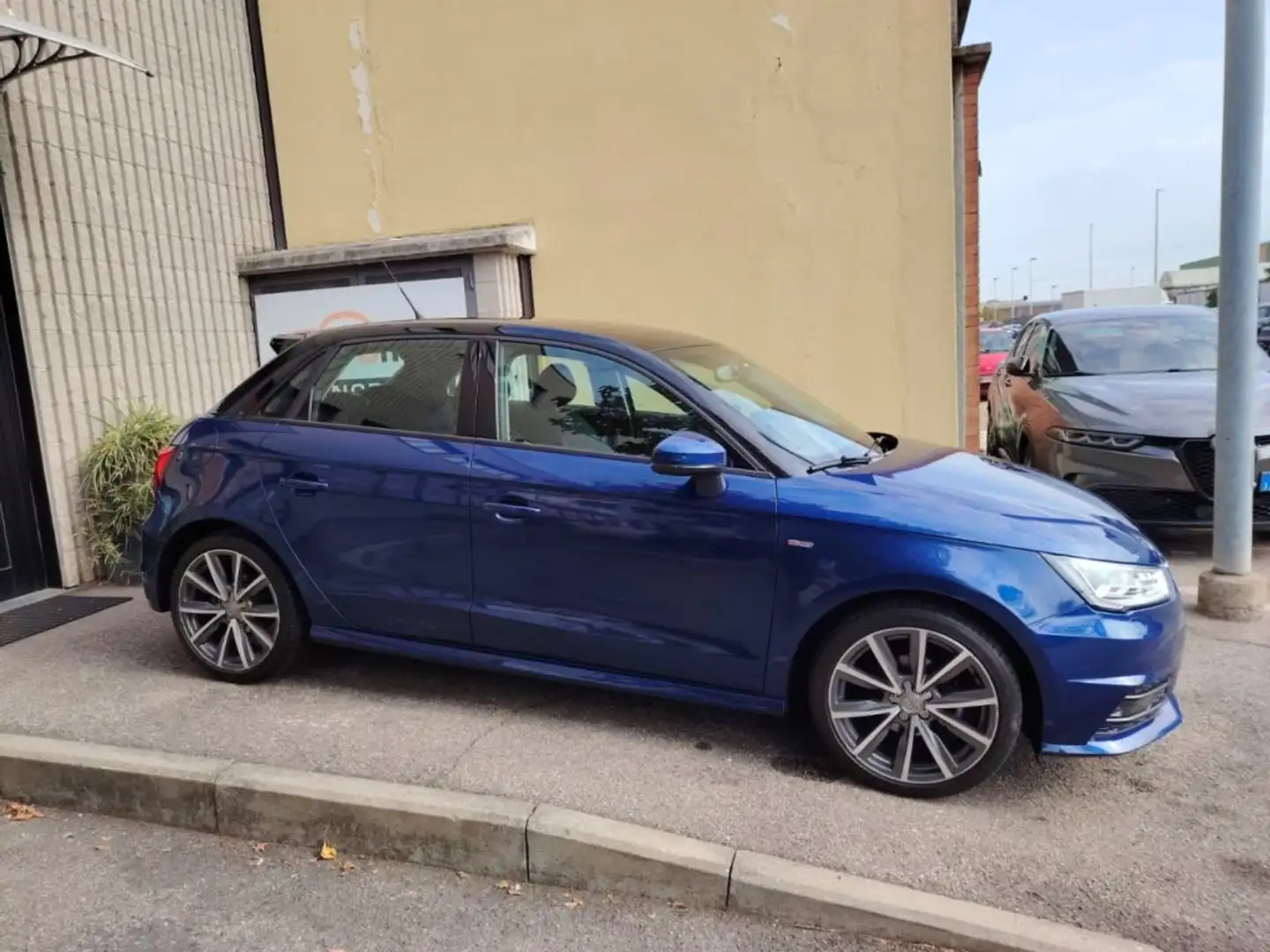 Audi A1 1.0 TFSI ultra Sport NEOPATENTATI - PREZZO REALE Blau - 1