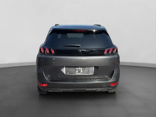 Peugeot 5008 view 4
