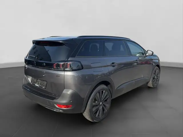 Peugeot 5008 view 5