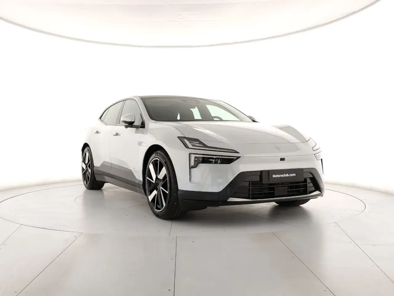 Polestar 4 2025