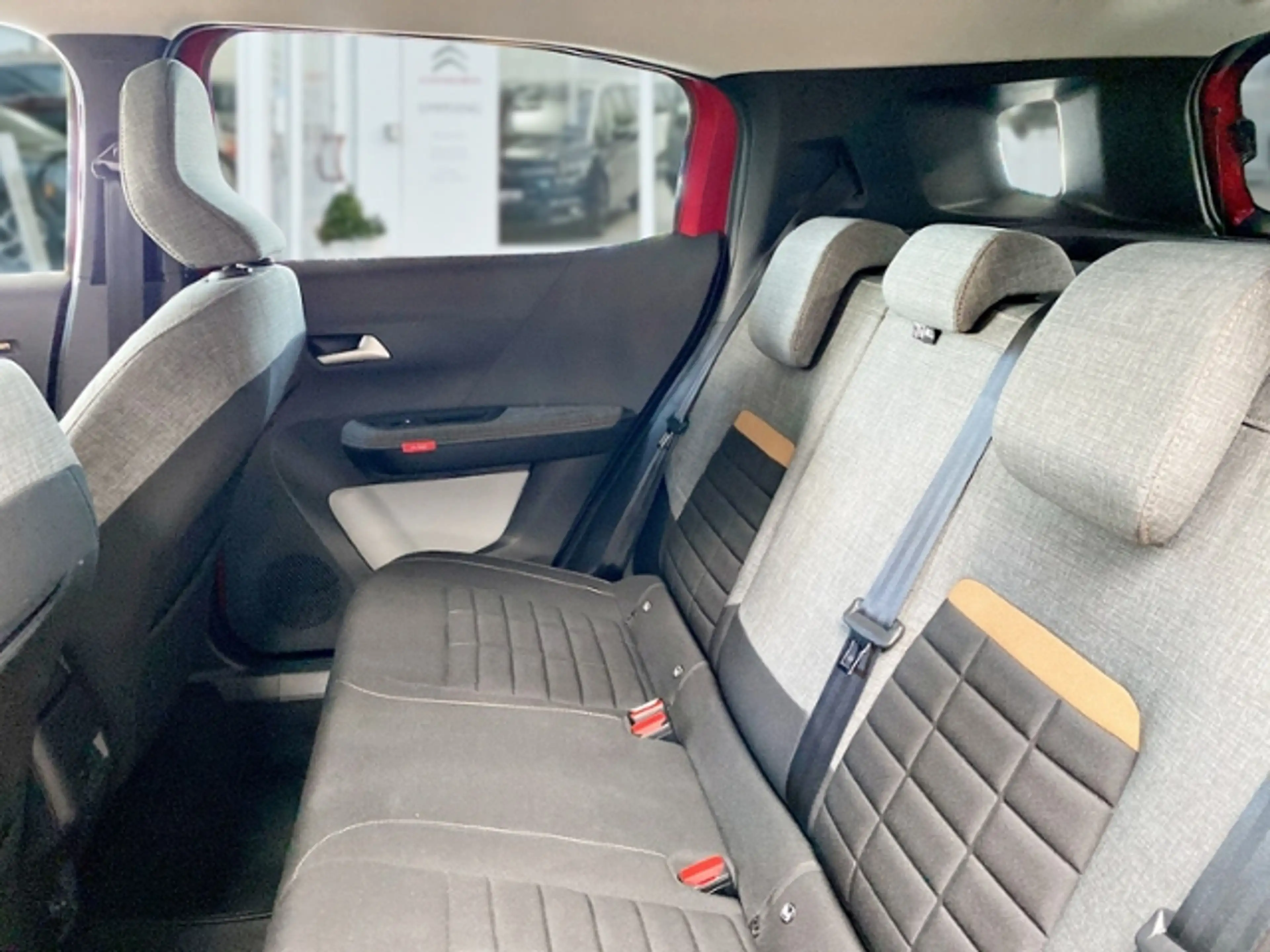 Citroen C3 Aircross Hybrid 145 PLUS — photo 10