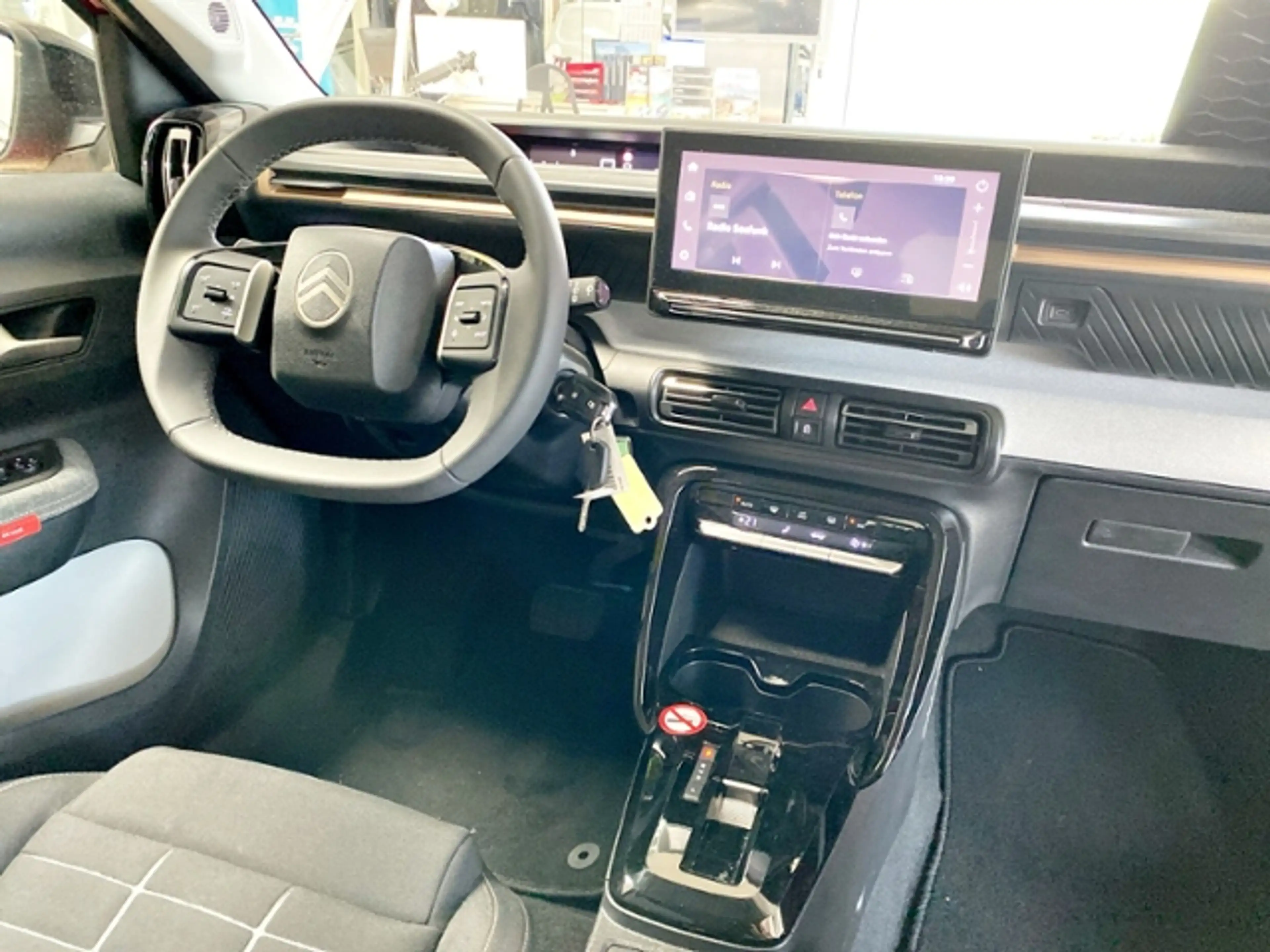 Citroen C3 Aircross Hybrid 145 PLUS — photo 15