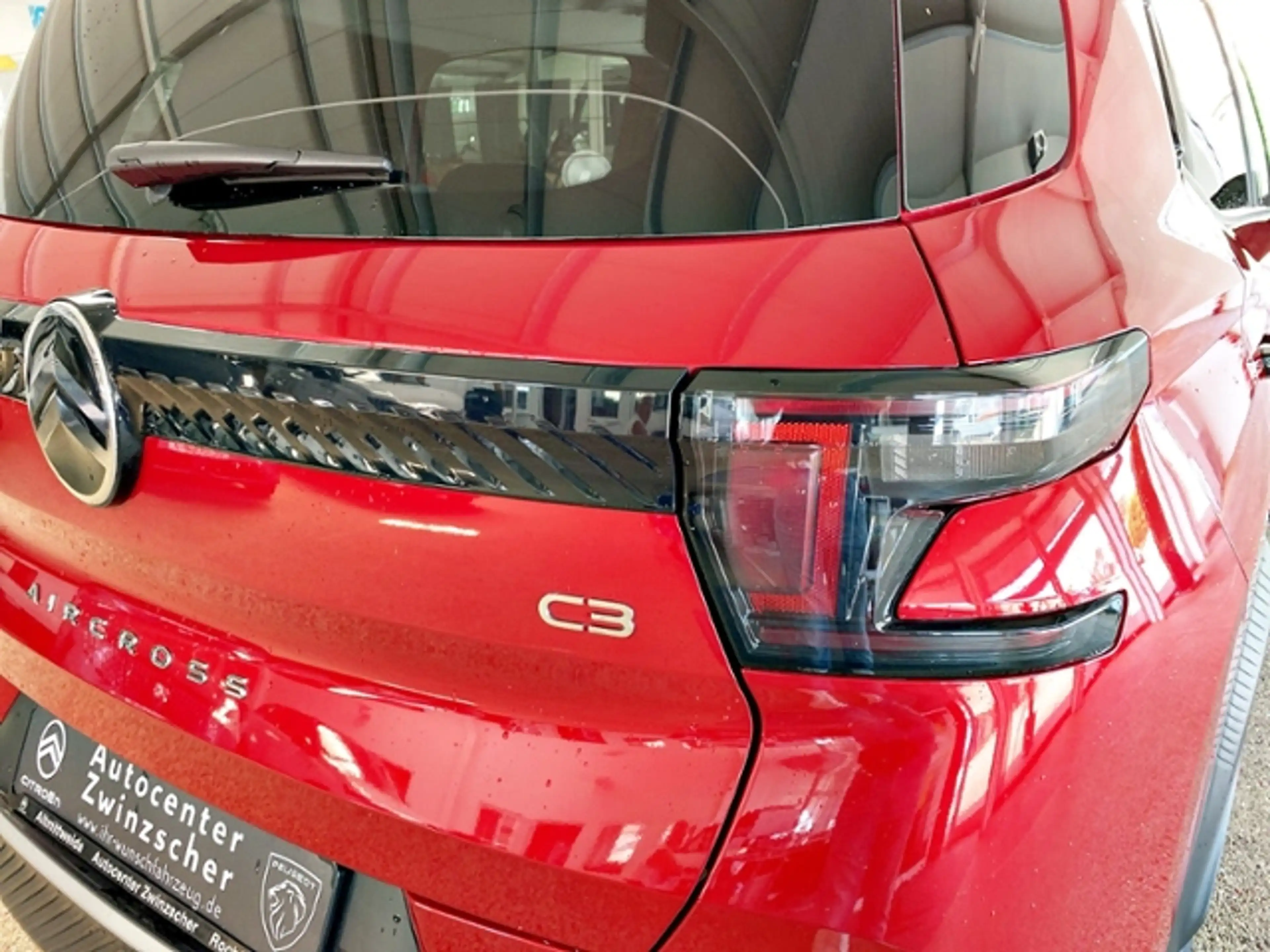 Citroen C3 Aircross Hybrid 145 PLUS — photo 13