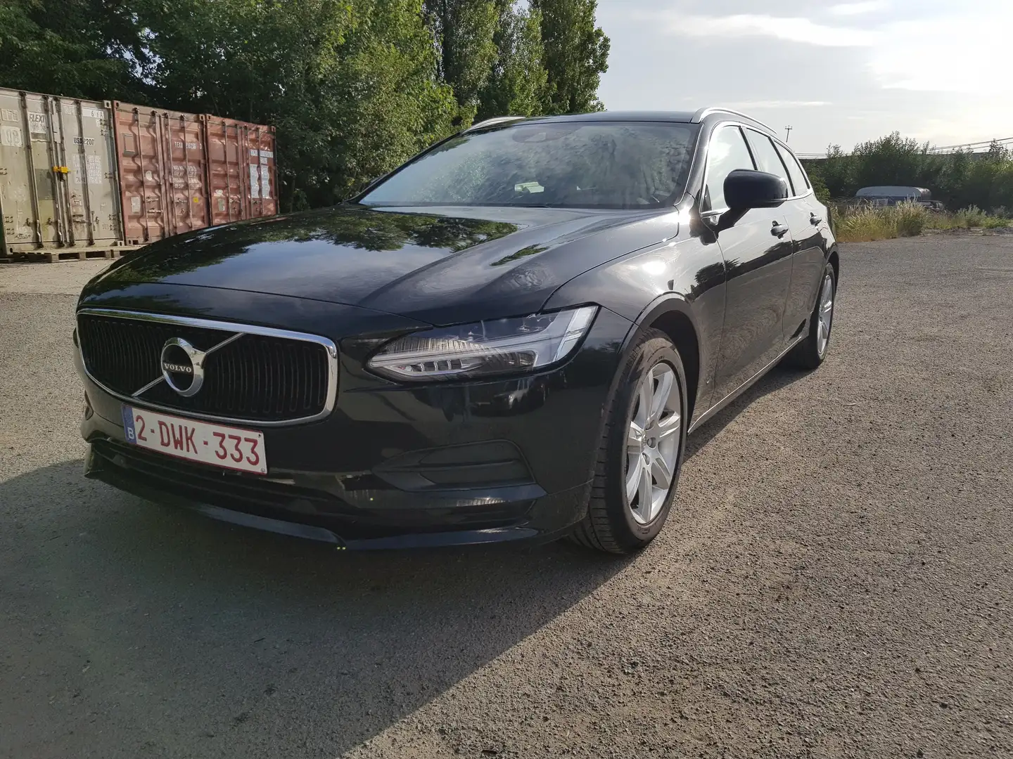 Volvo V90 V90 D3 Momentum Pro Zwart - 1