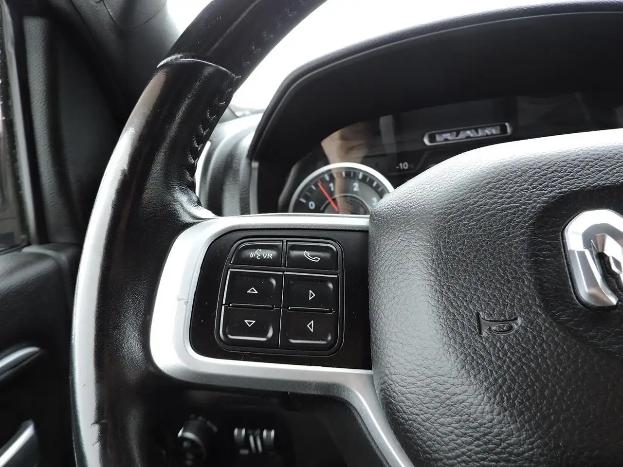 RAM 3500 снимка RAM 3500