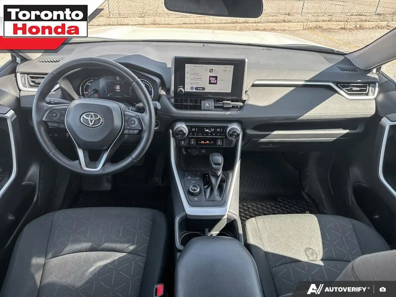 Toyota RAV 4 снимка Toyota RAV 4