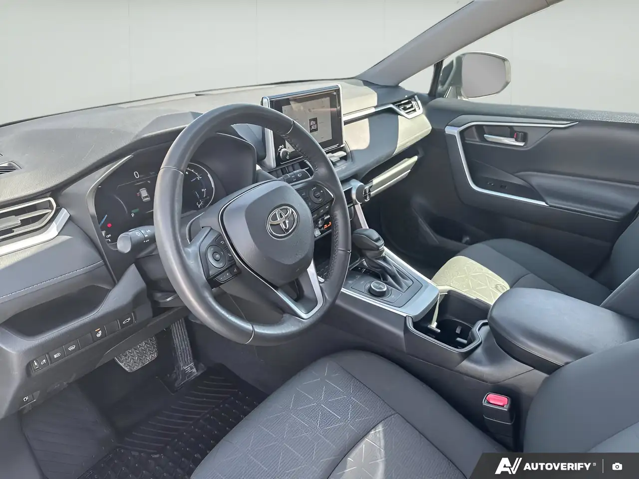 Toyota RAV 4 снимка Toyota RAV 4