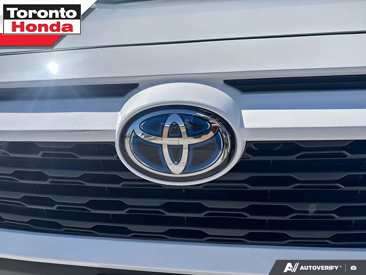 Toyota RAV 4 снимка Toyota RAV 4