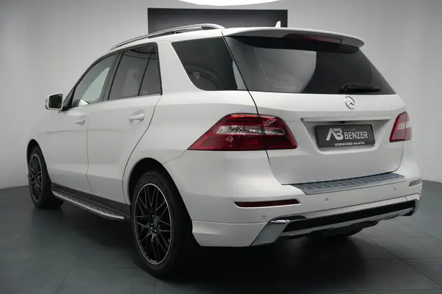 Mercedes-Benz M-Class view 6