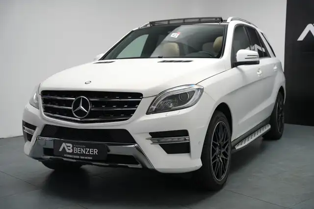 Mercedes-Benz M-Class view 4