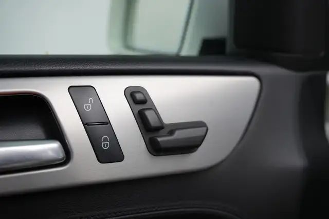 Mercedes-Benz M-Class view 10