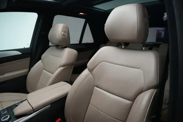 Mercedes-Benz M-Class view 12
