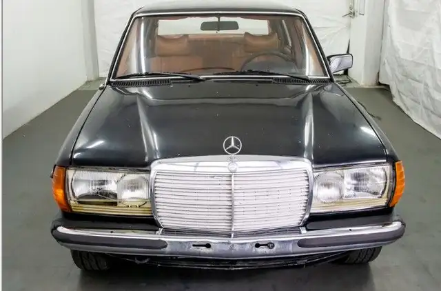 Mercedes-Benz 240 D Langversion