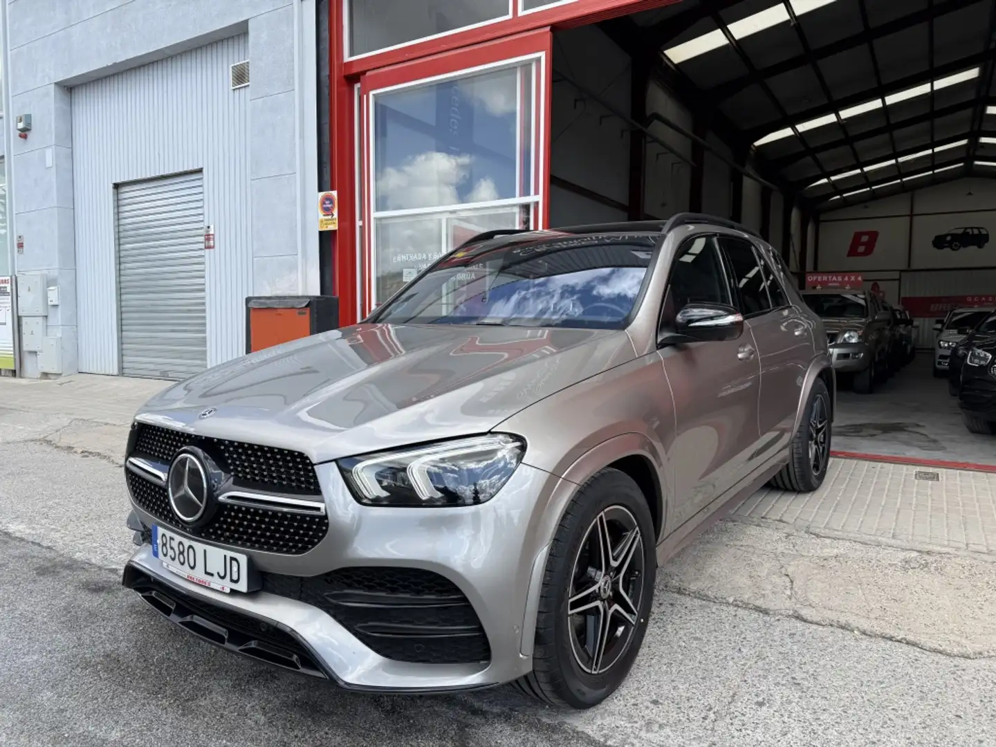 Mercedes-Benz GLE 400 400d 4Matic Aut. Grijs - 2