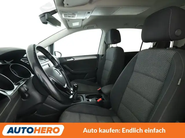 Volkswagen Touran view 10