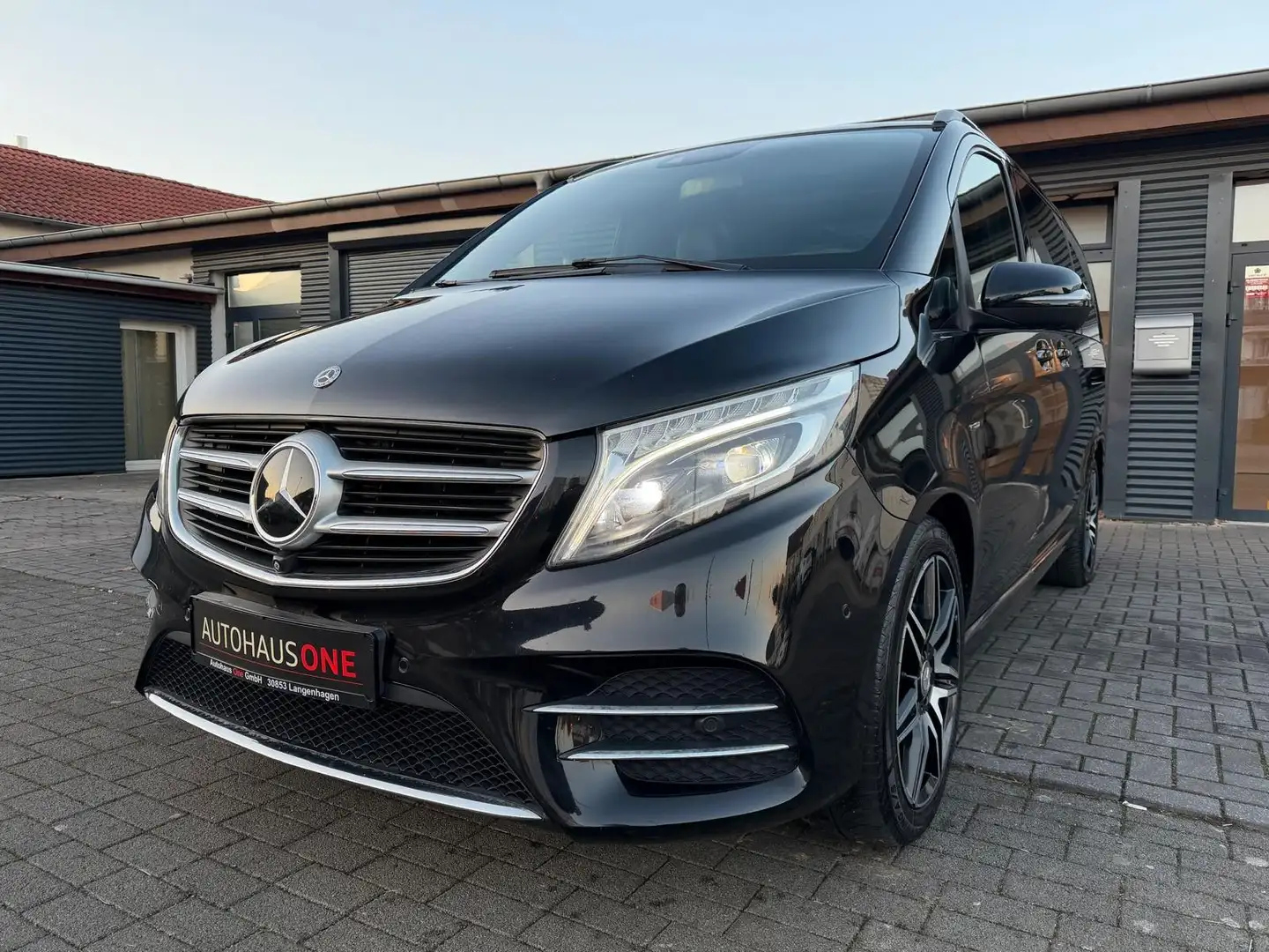 Mercedes-Benz V 250 d 4Matic AMG PANORAMA/STANDHZG/MEMORY Noir - 1