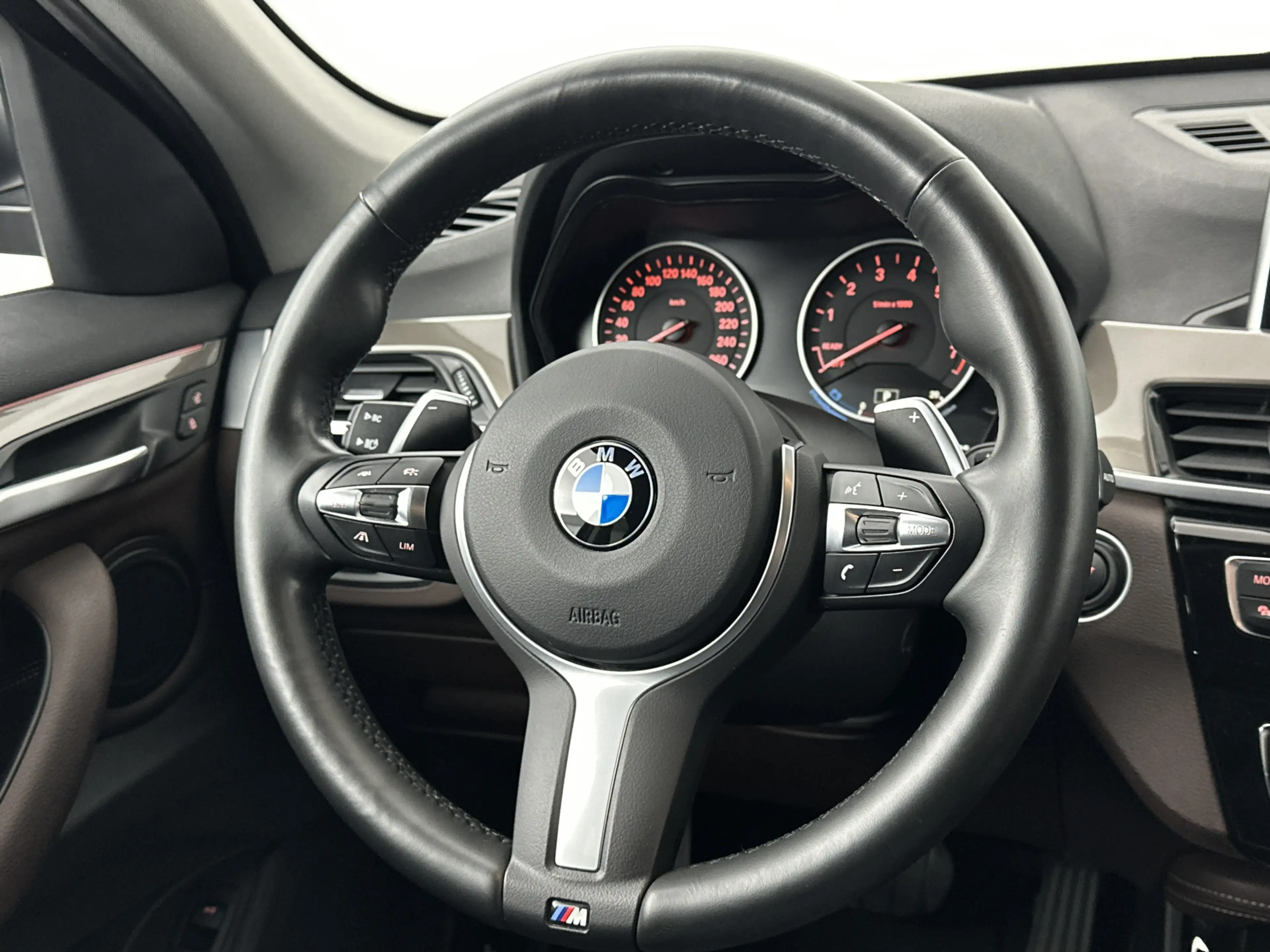 BMW X1 xDrive20i | Trekhaak met afneembare kogel | Stuurw — photo 13