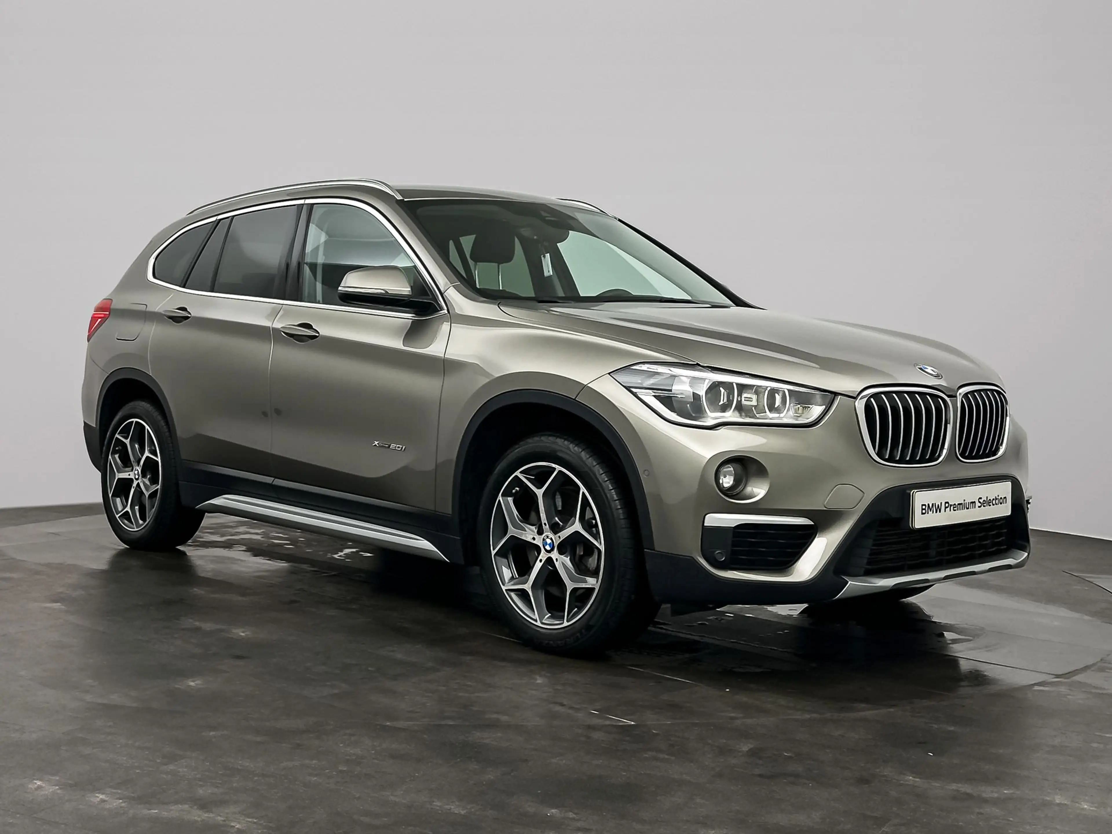 BMW X1 xDrive20i | Trekhaak met afneembare kogel | Stuurw — photo 2
