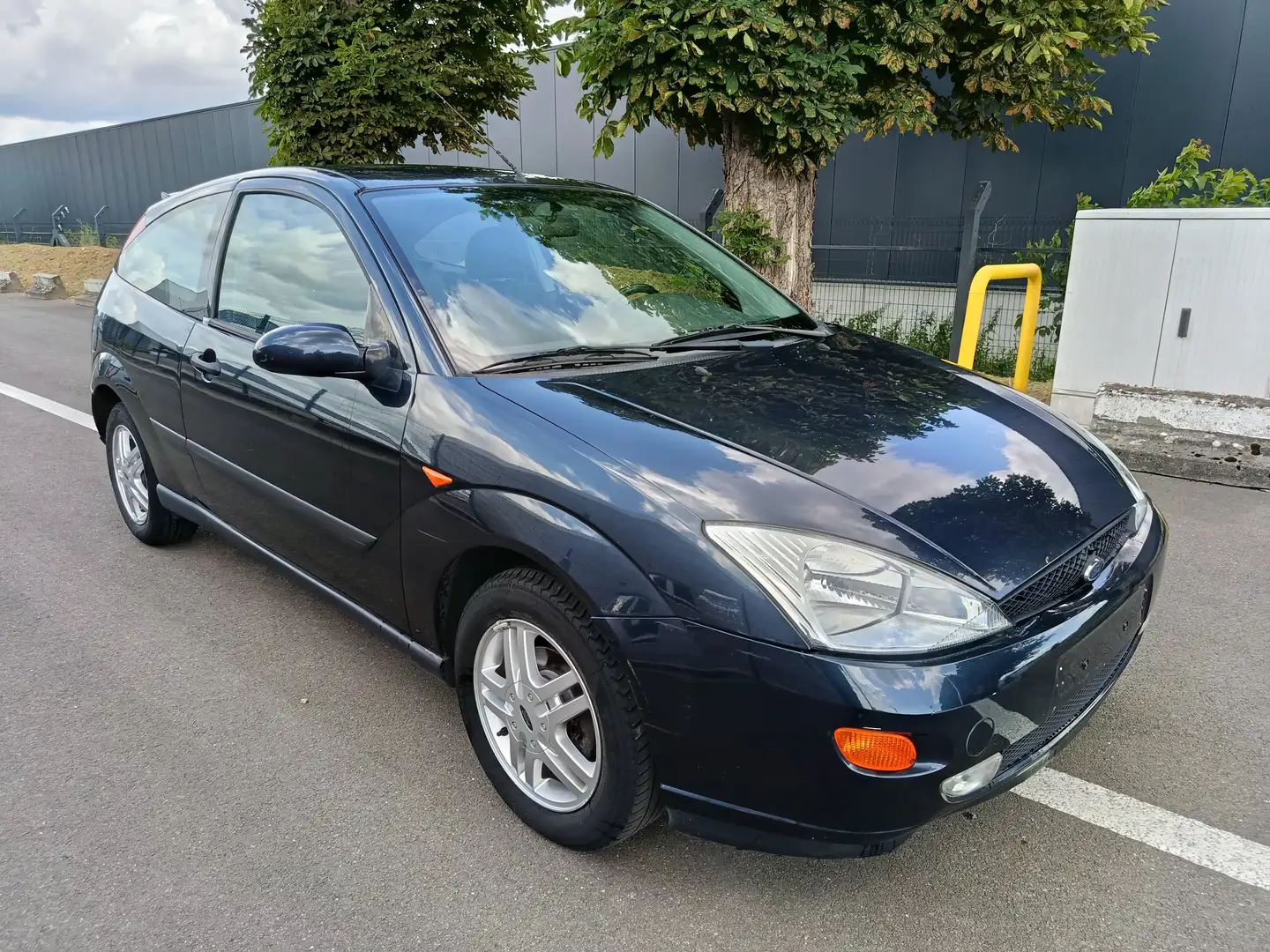 Ford Focus 1.6i SE 16v Trend Grijs - 2