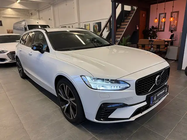 Volvo V90 T8 AWD Recharge PHEV Plus Dark