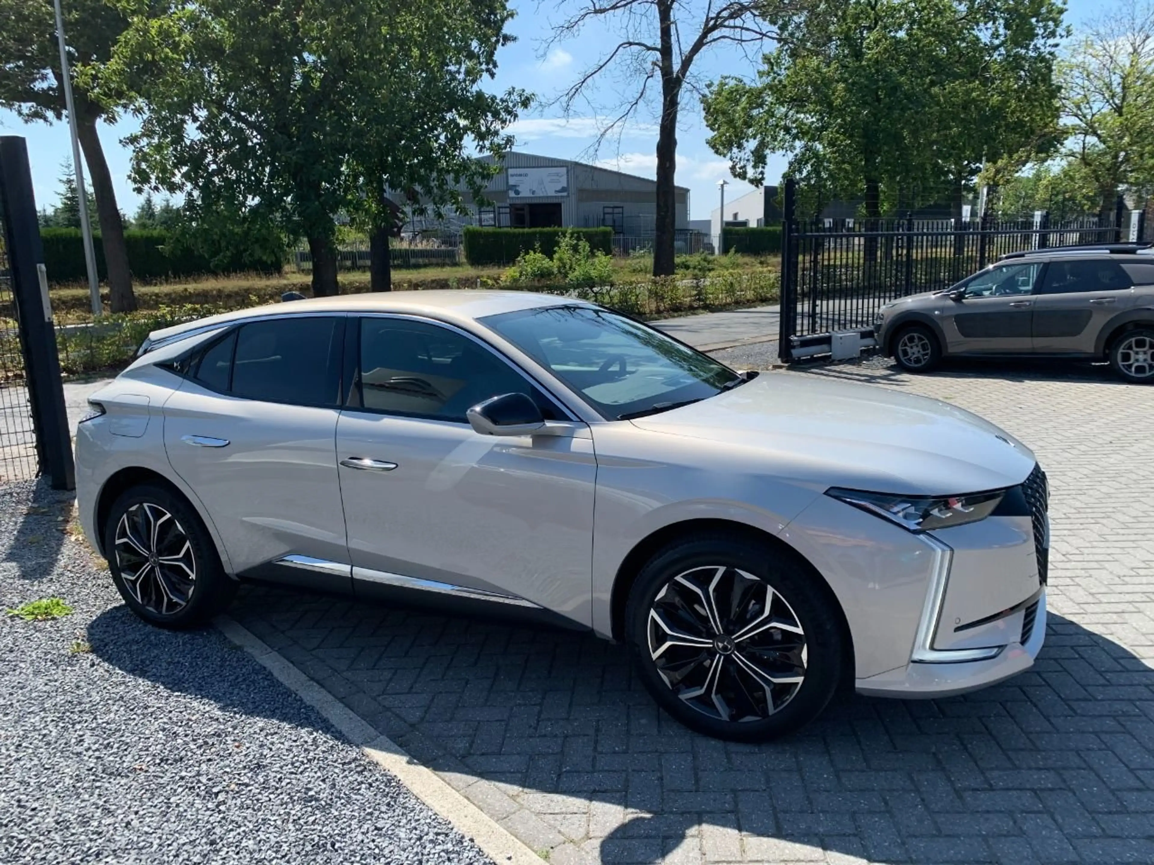 DS Automobiles DS 4 Hybrid 145 Étoile Nappa — photo 8