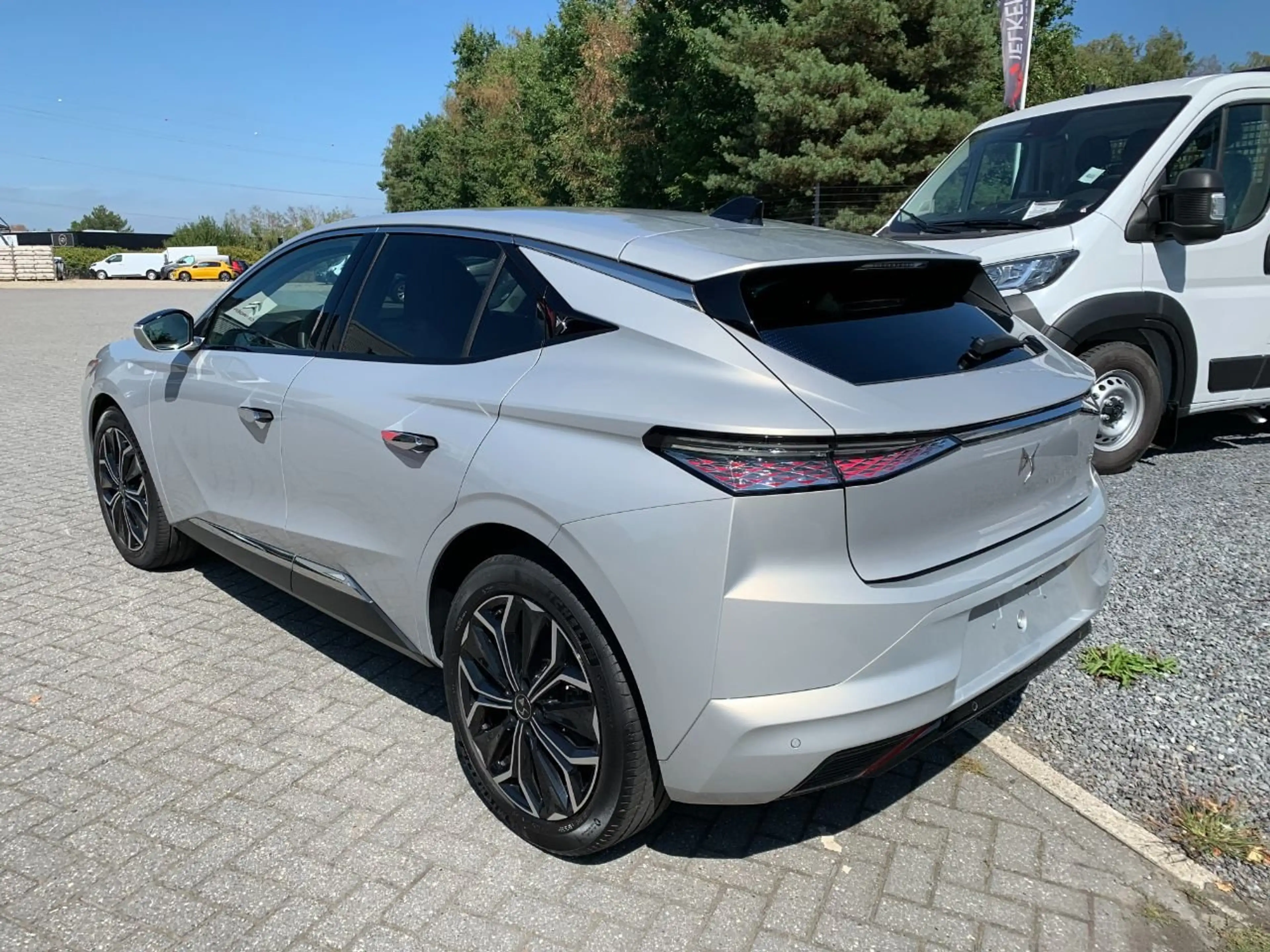 DS Automobiles DS 4 Hybrid 145 Étoile Nappa — photo 4