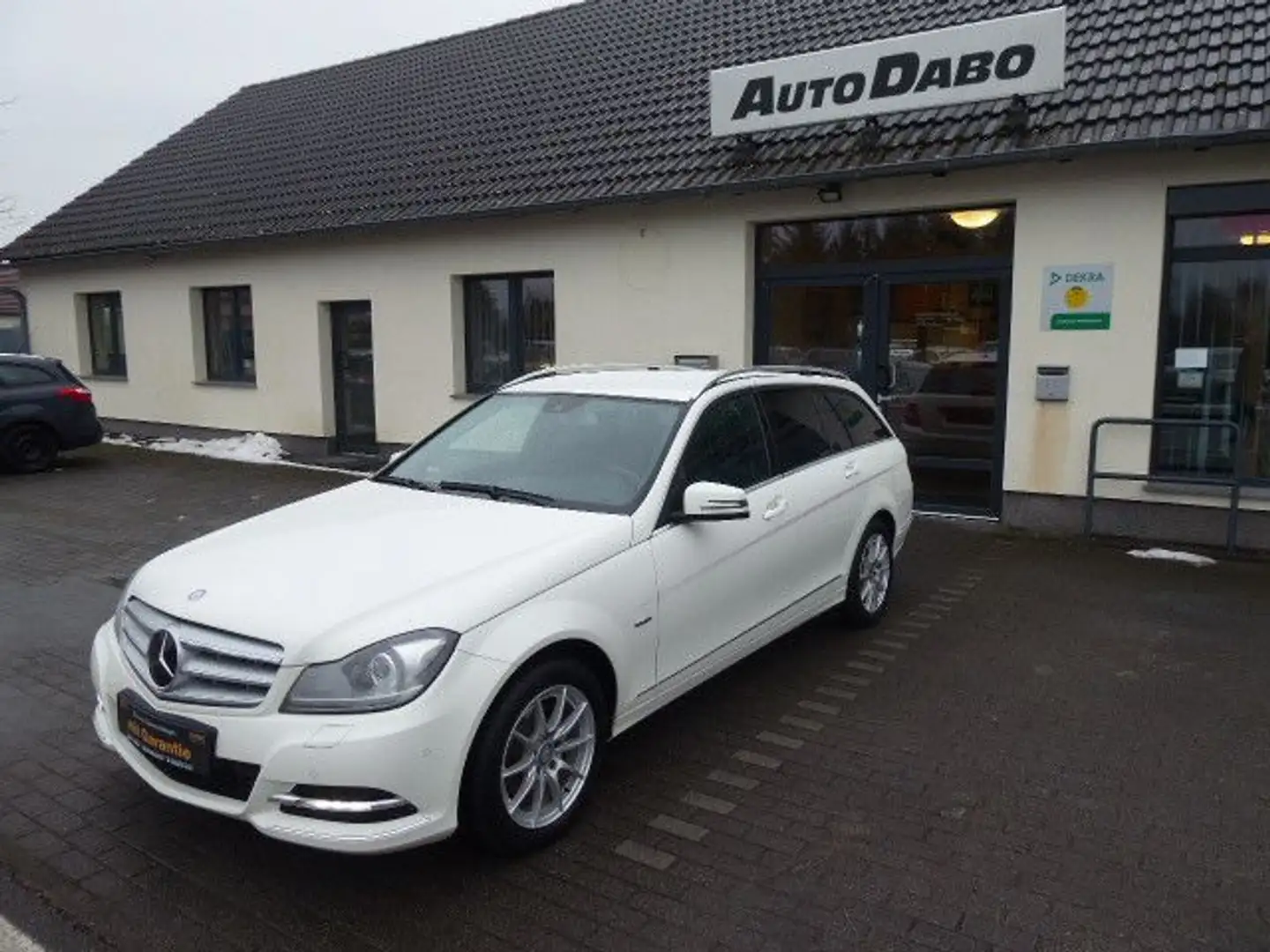 Mercedes-Benz C 250 T-Modell CGI BlueEfficiency Blanc - 1