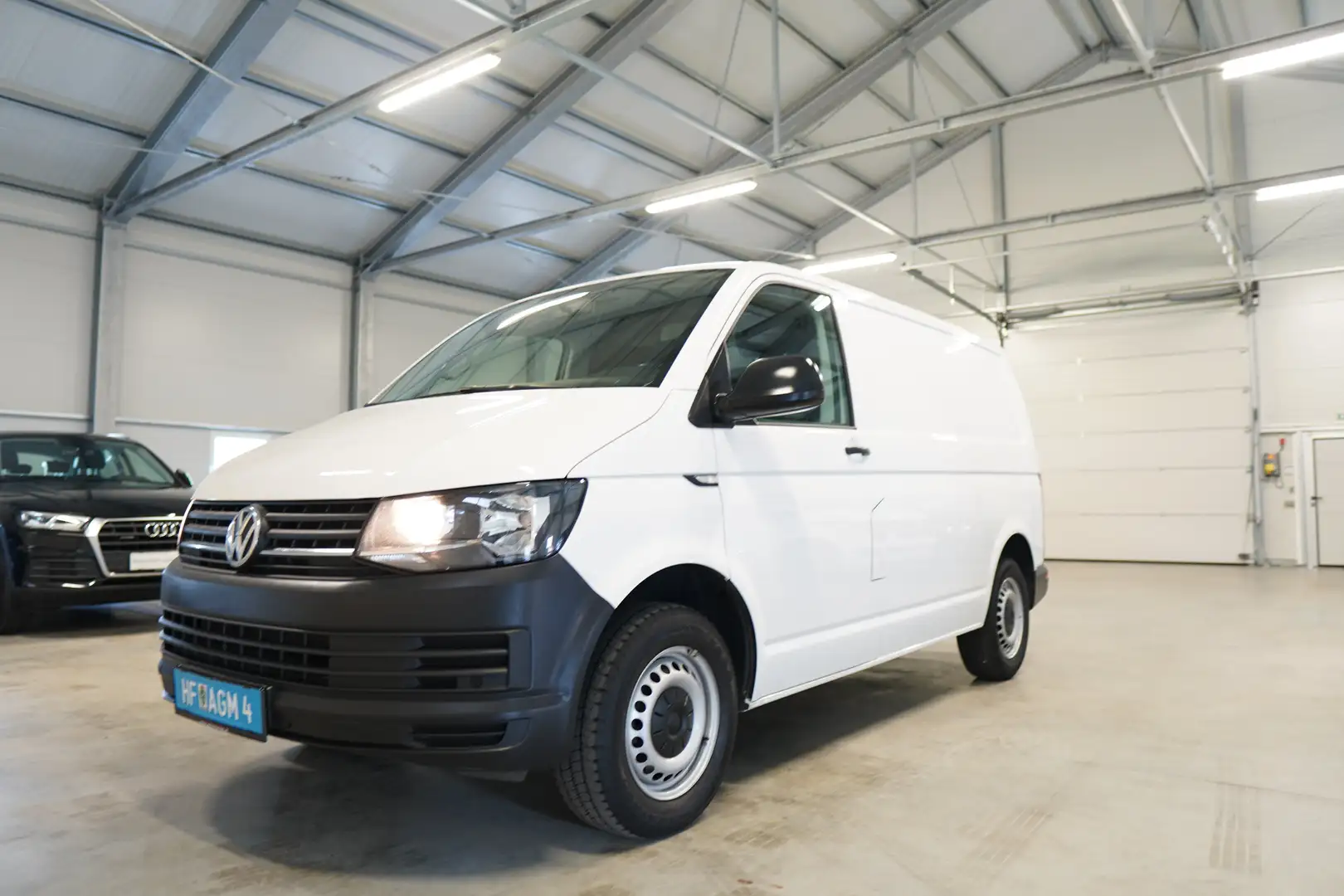 Volkswagen T6 Transporter KR 2,0 TDI BMT DSG NAVI MFL PDC SITZHEIZUNG AHK Weiß - 1