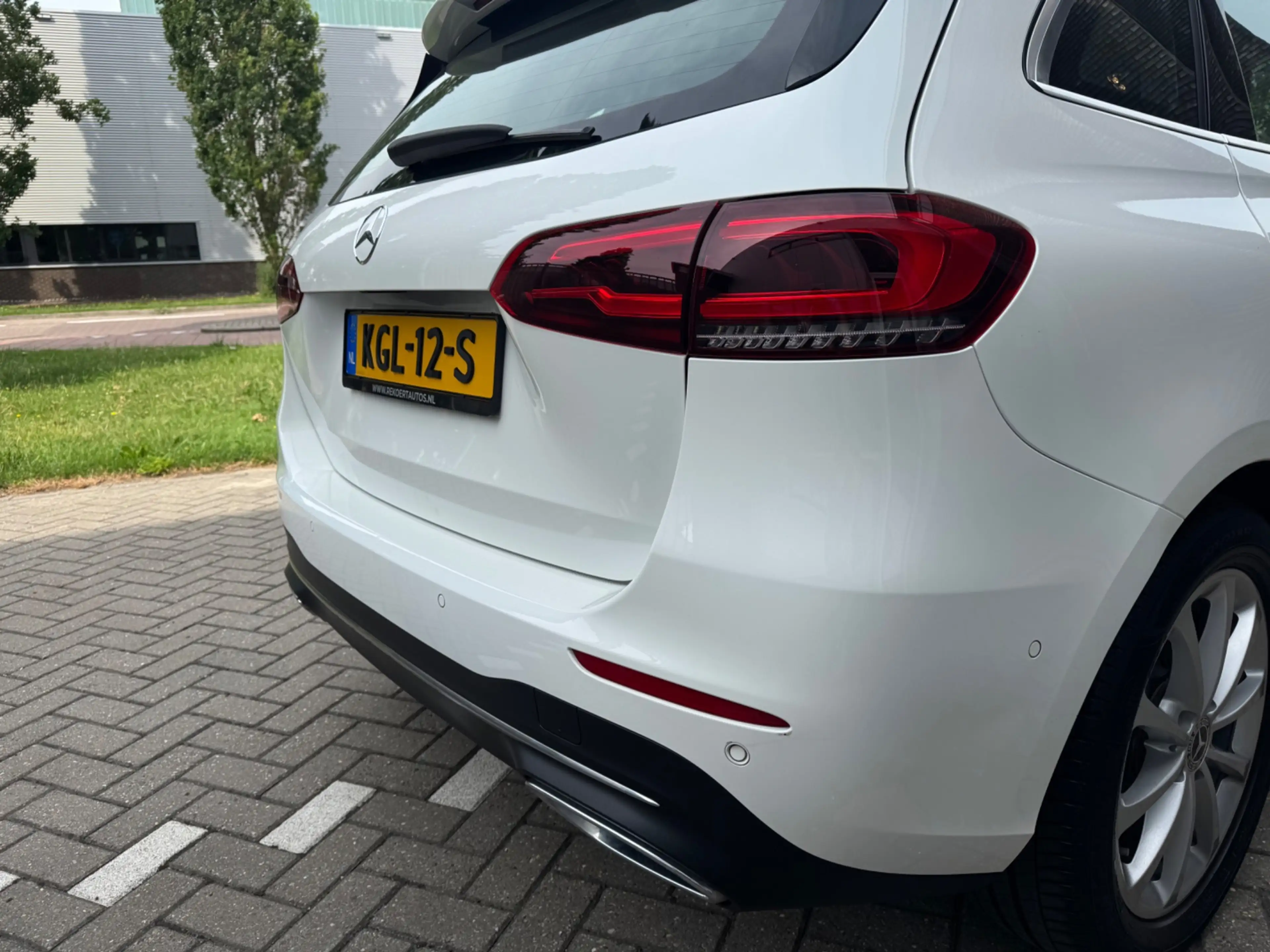 Mercedes-Benz B 220 4MATIC 4WD Premium, LED, Navi, Camera, Etc. — photo 4