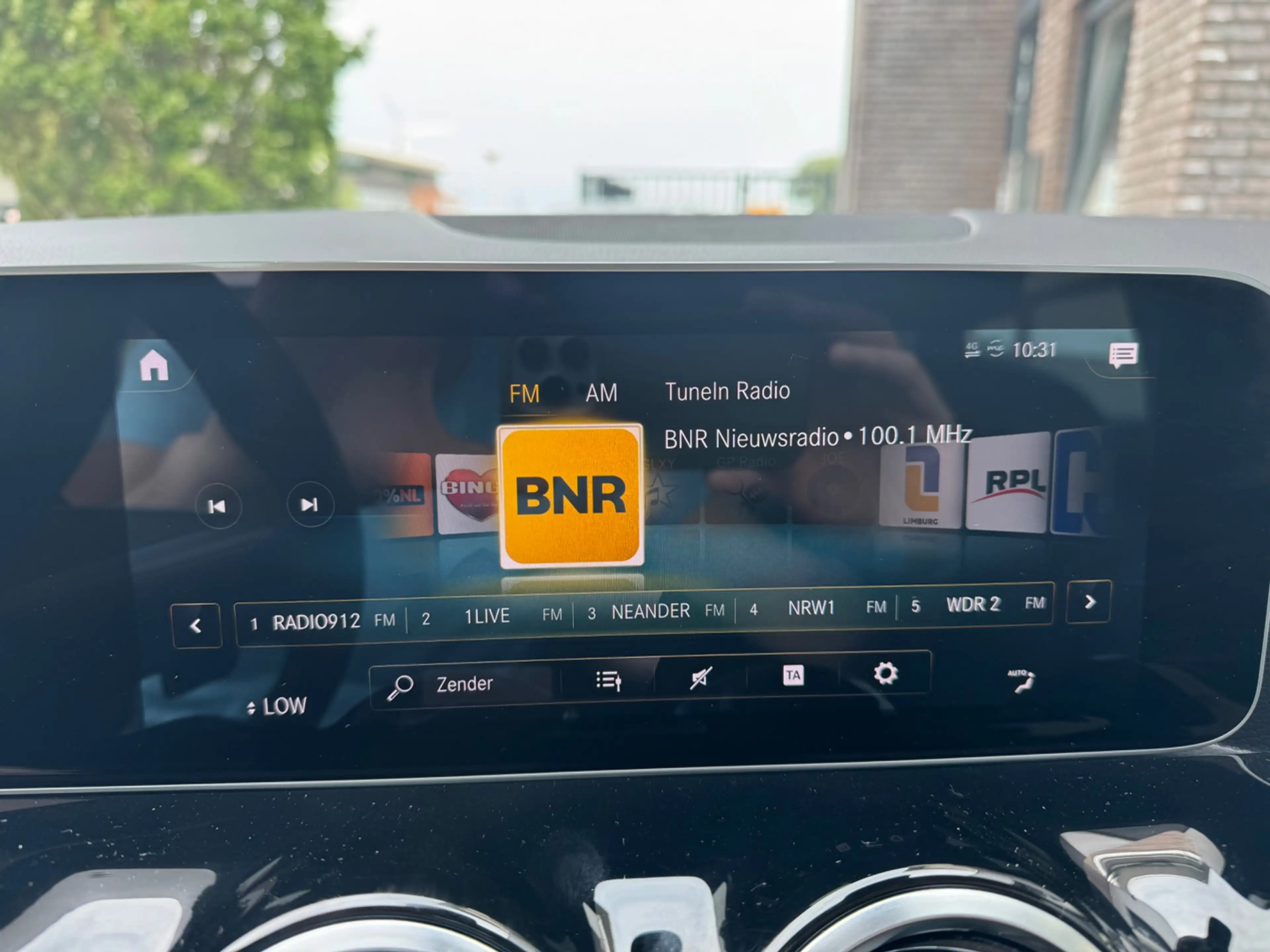 Mercedes-Benz B 220 4MATIC 4WD Premium, LED, Navi, Camera, Etc. — photo 11