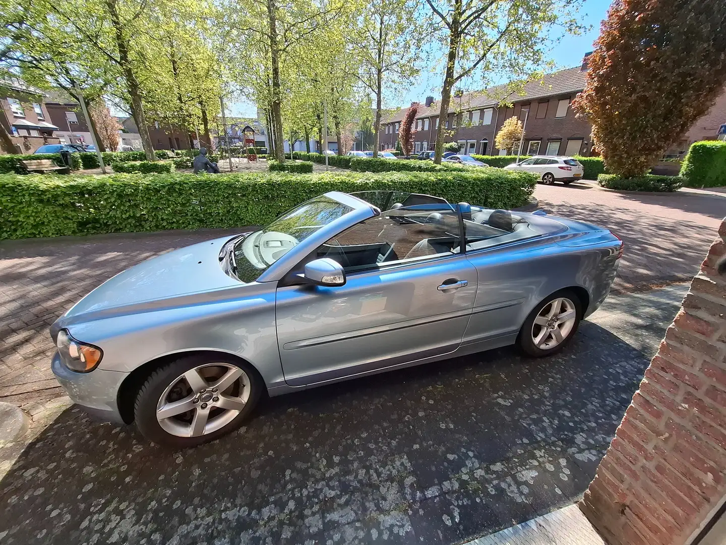 Volvo C70 C70 2.4i Momentum Aut. 170Pk Izgs APK Nieuw Azul - 1