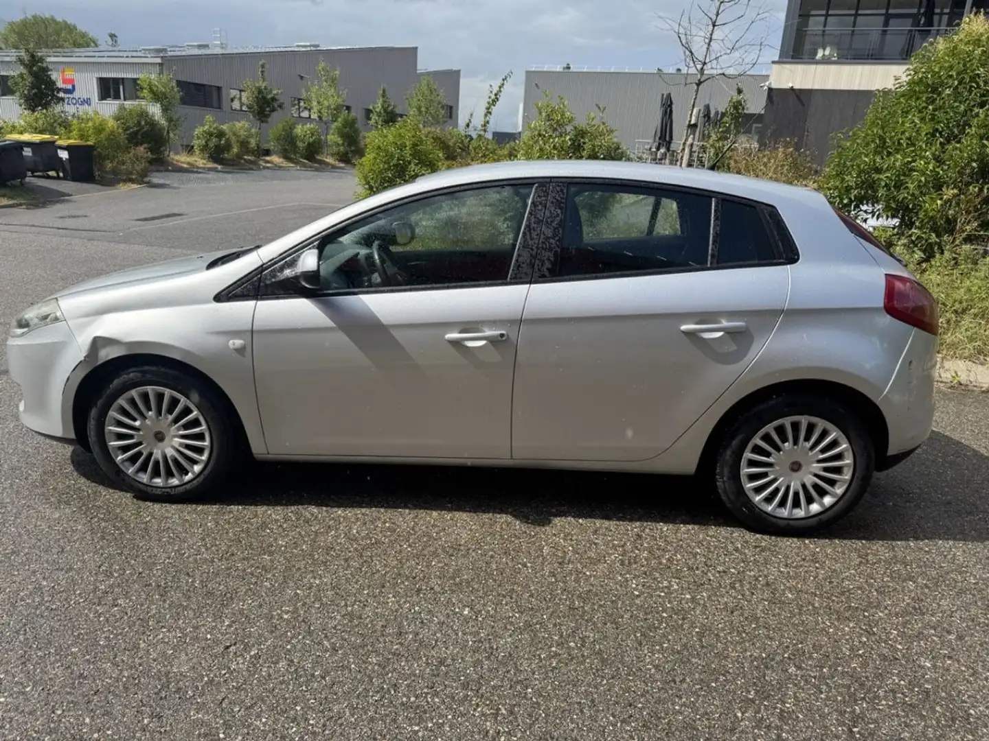 Fiat Bravo 1.4 16V T-jet 120 DYNAMIC Gris - 2