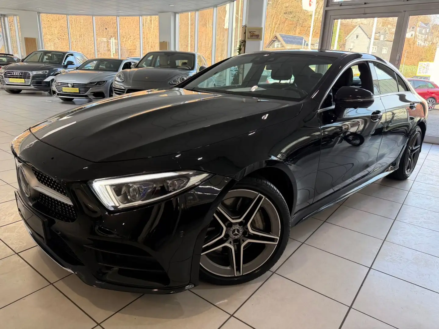 Mercedes-Benz CLS 350 4Matic*AMG-Line*1.Hd Noir - 1
