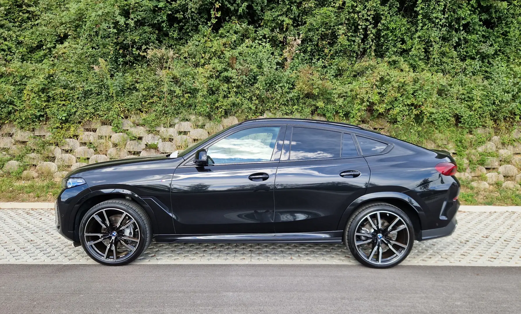 BMW X6 40d xDrive M Sport, Iconic Glow, Sky Lunge, AHK Schwarz - 2