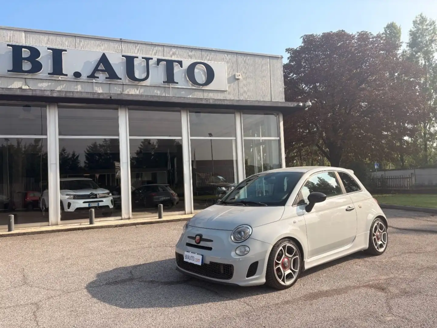 Abarth 500 1.4 Turbo T-Jet fari  restiling Gris - 1