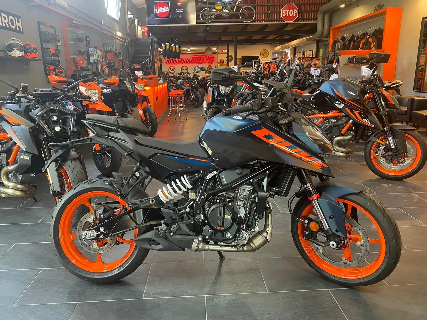 KTM 125 Duke 2025 Albastru - 1