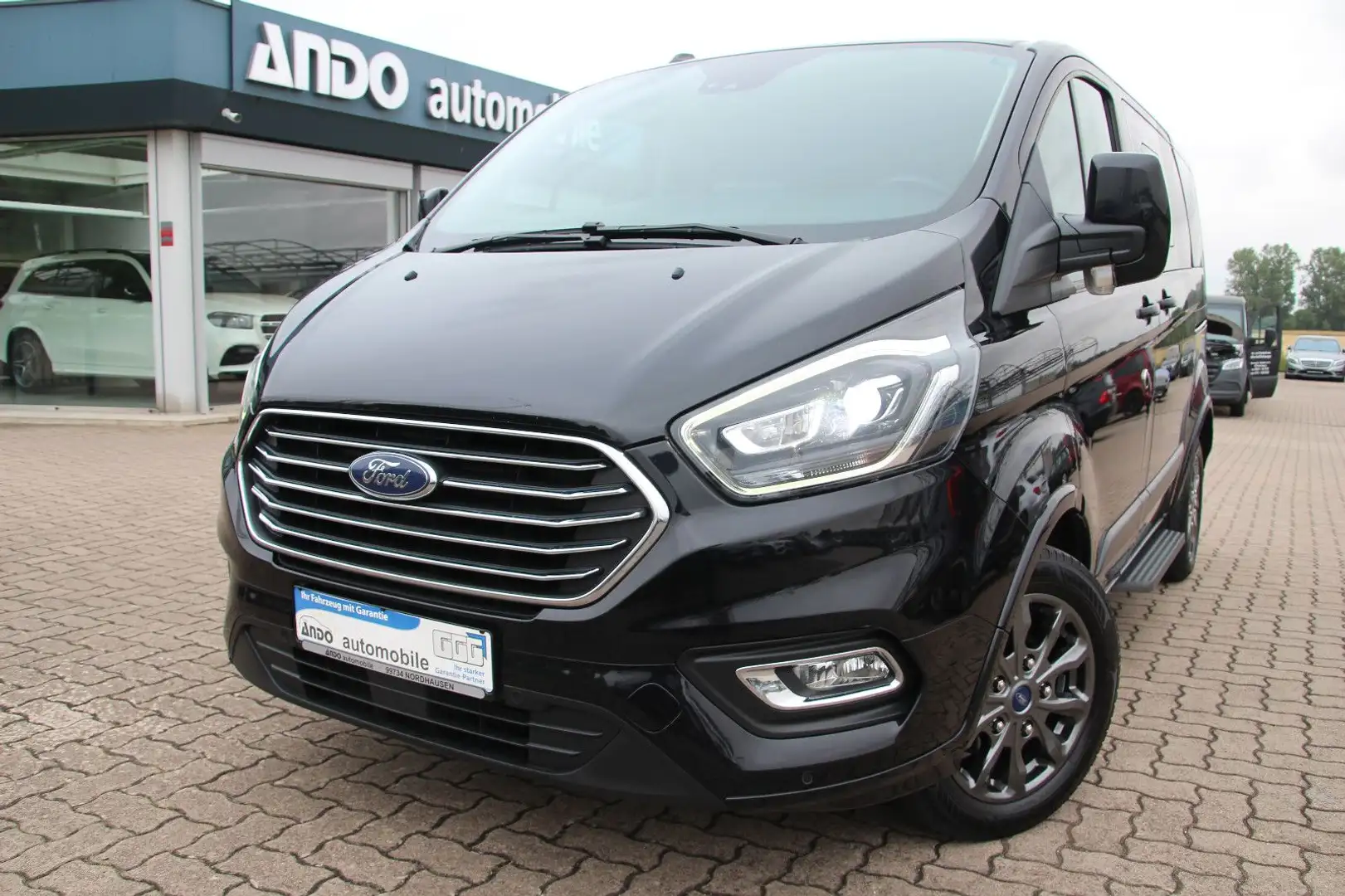 Ford Tourneo Custom Automatik Kombi 320 L1 Titanium Negro - 2