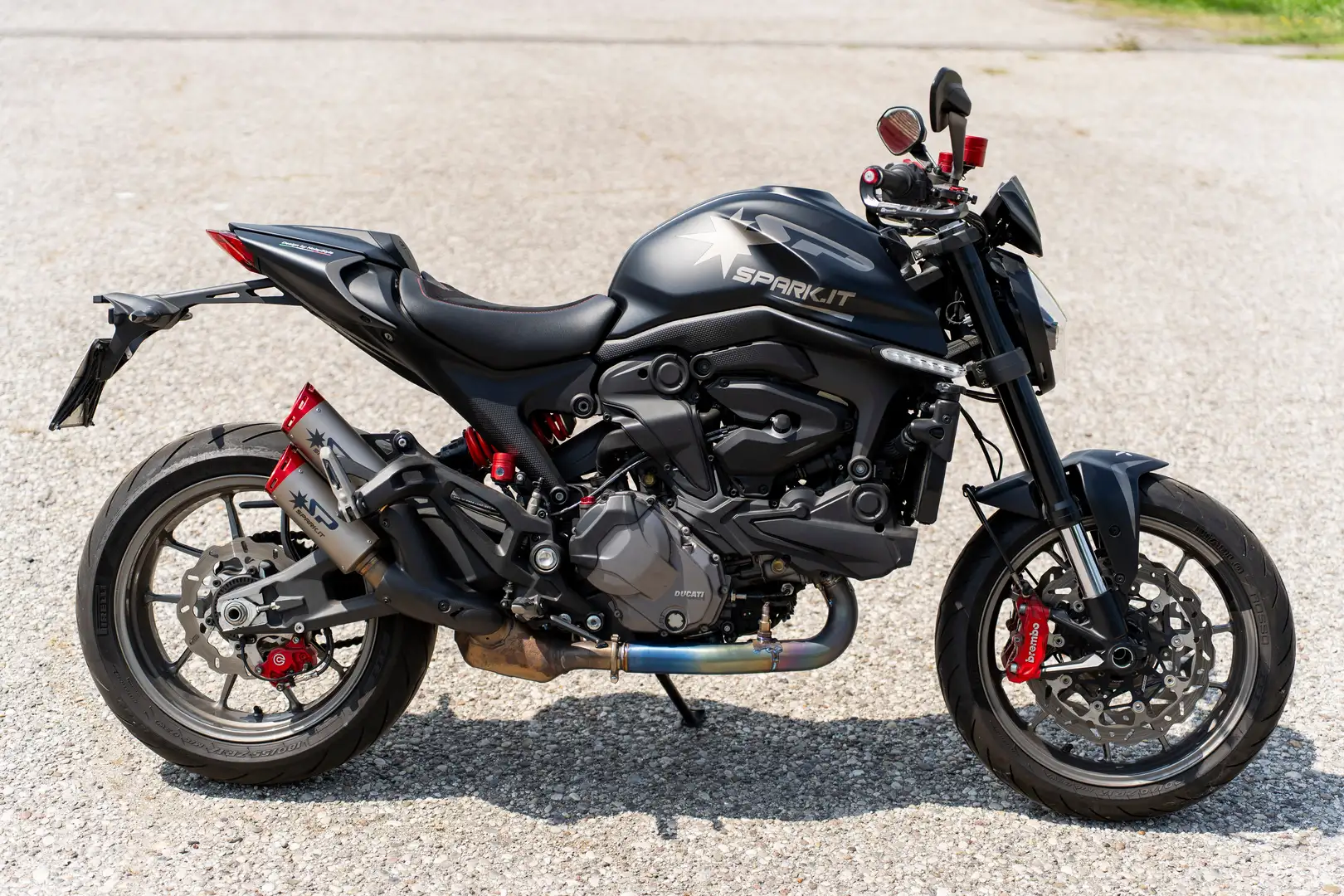 Ducati Monster 937 Monster + Schwarz - 1