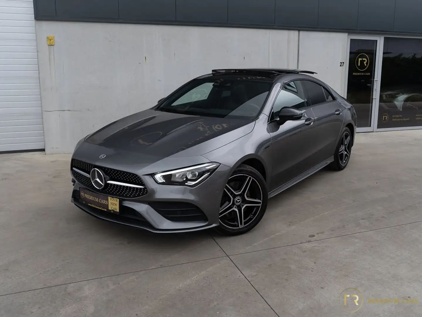 Mercedes-Benz CLA 250 e l AMG Line l Pano l Camera l Ambiance l Heated Gris - 1