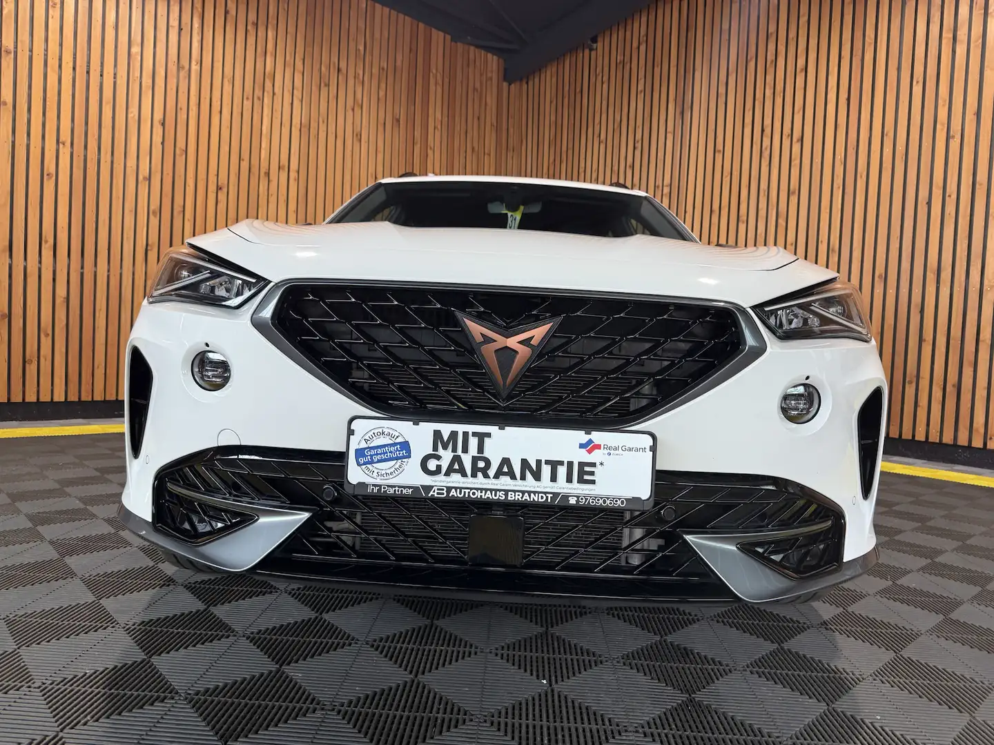 CUPRA Formentor 1,5 TSI DSG *Navi*Kam*LED*Virtual*AHK Weiß - 2