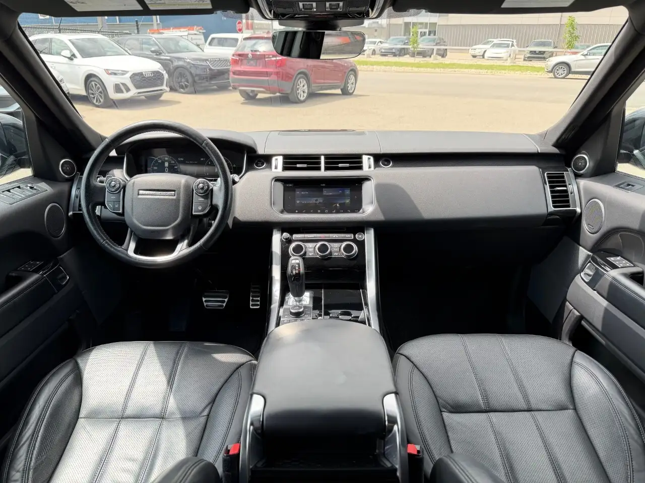 Land Rover Range Rover Sport снимка Land Rover Range Rover Sport