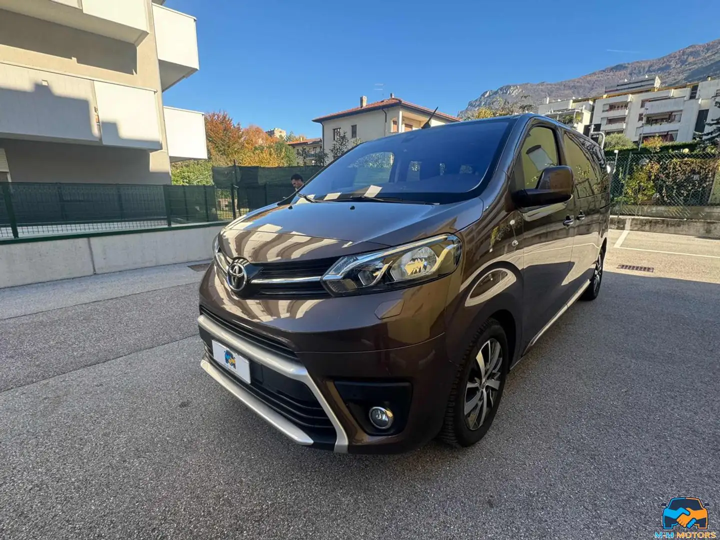 Toyota Proace 1.6D L1 D Lounge Marrón - 1