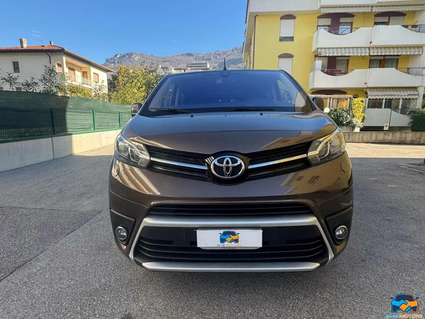 Toyota Proace 1.6D L1 D Lounge Marrón - 2