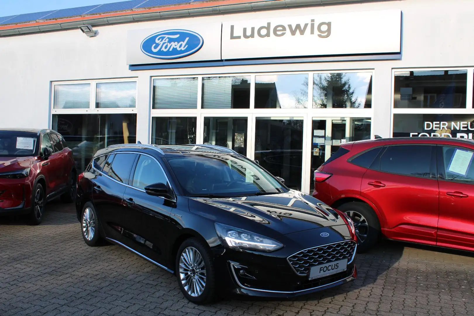 Ford Focus Turnier Vignale Leder LED Winterpaket B&O Schwarz - 1